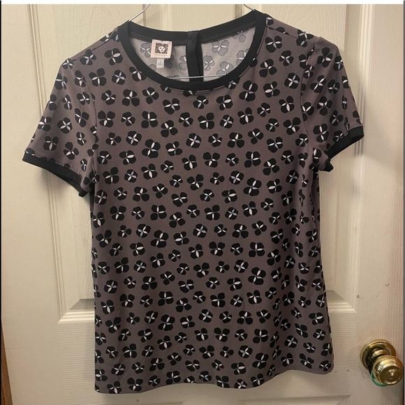 Anne Klein button up back top
